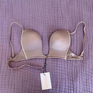 Multi-way backless/plunge bra